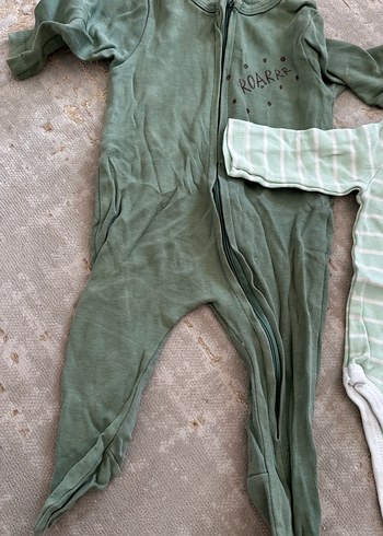 Uzun Kollu Yeşil Bebek Hastane Tulumu - Görsel 2