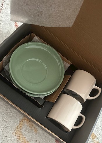 Beyaz Kulplu yeşil Tabaklı Fincan Seti - Görsel 3