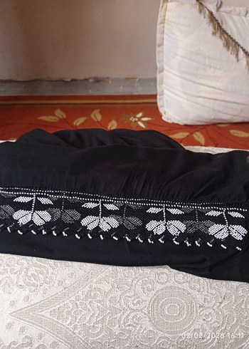 Siyah Nakışlı Yatak Örtüsü - Görsel 2