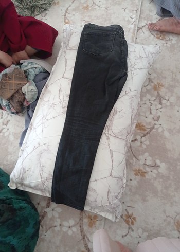 Kadın Siyah Kemerli Normal Kesim Denim Pantolon