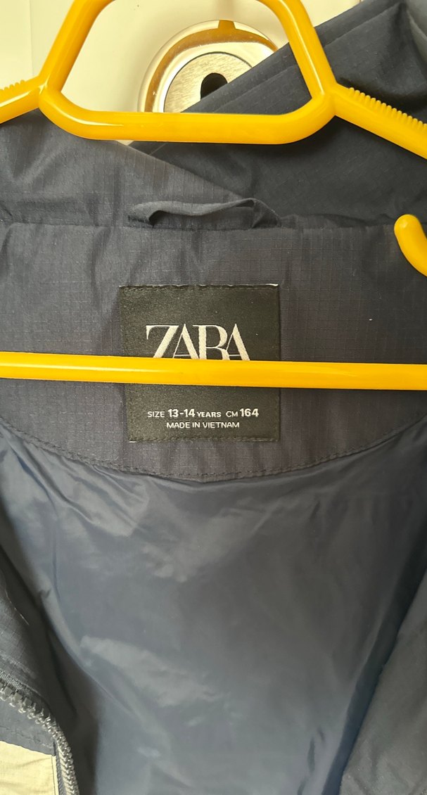 Zara Renk Bloklu Kapüşonlu Rüzgarlık — görsel 2/3