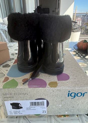Igor Siyah Rugan Fırfırlı Yüksek Topuklu Kadın Bot