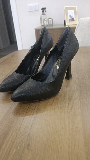 38 Beden Siyah stiletto
