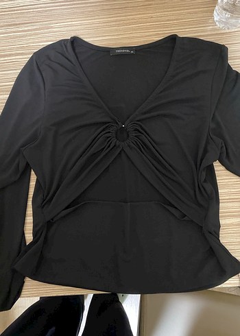 Zincir Detaylı Siyah V Yaka Kadın Bluz - Görsel 2