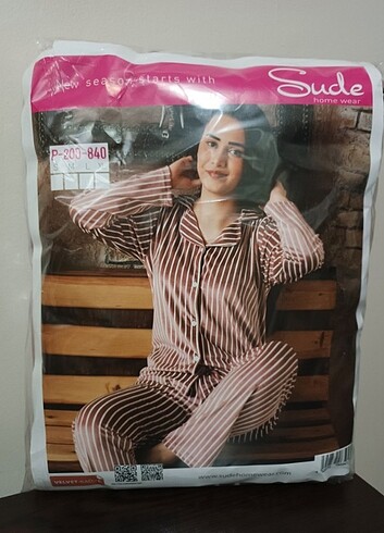 s Beden Sude Kadife Kadın Pijama Takımı .