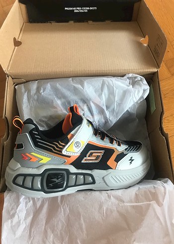 34 Beden çeşitli Renk Skechers 34 numara