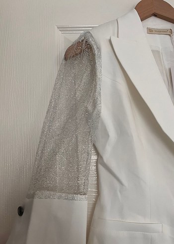 Düğmeli Beyaz Kadın Blazer - Görsel 2