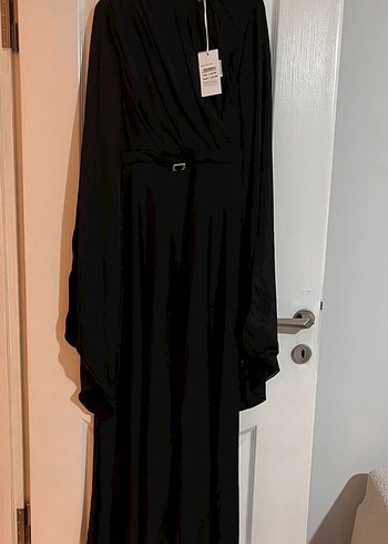 Armine Siyah Volanlı ve Taşlı Abiye Elbise - Görsel 2