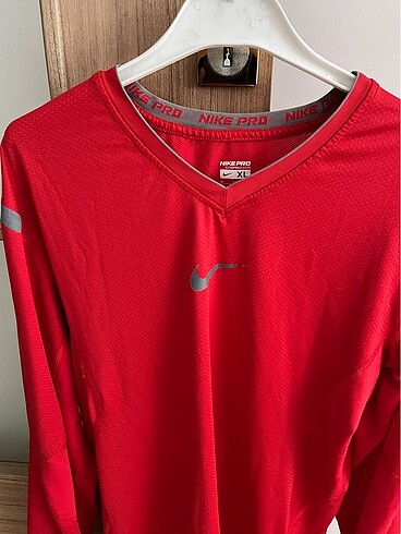 xl Beden NIKE PRO ANTRENMAN TSİRHT