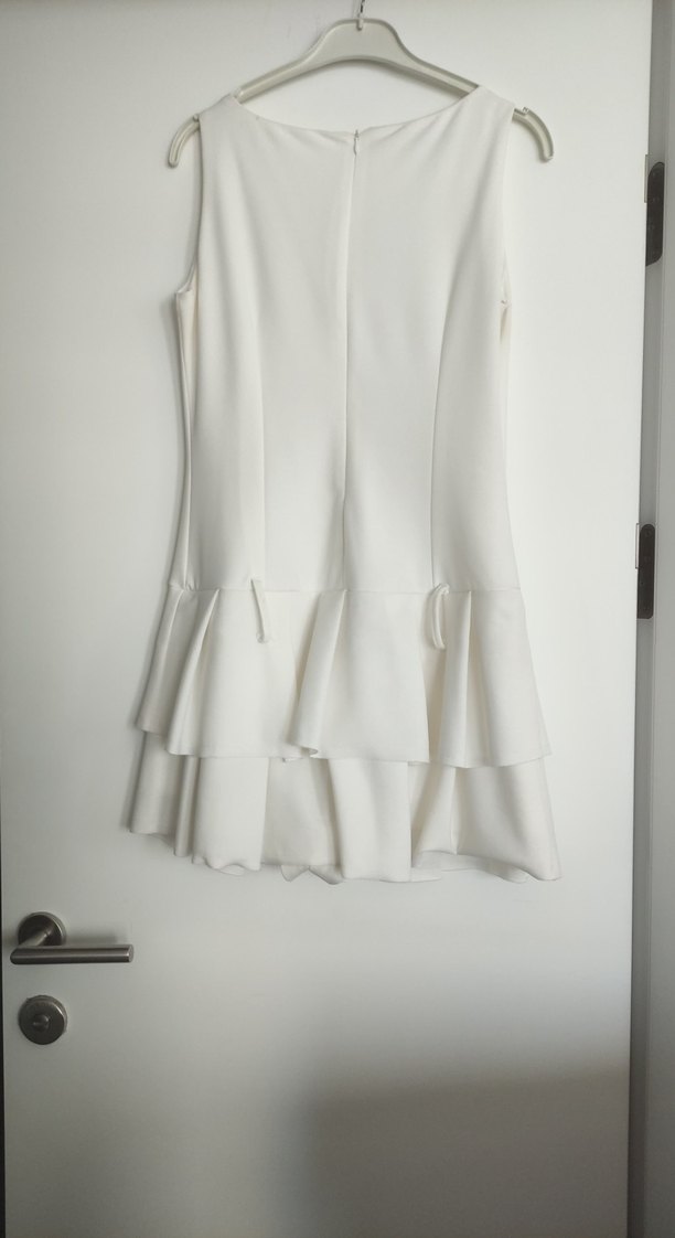 Beyaz Kolsuz Fırfırlı Elbise - Görsel 3