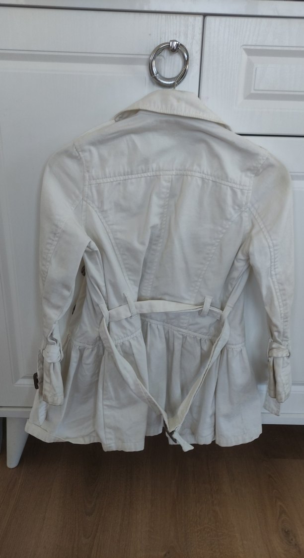 Düğmeli Beyaz Kadın Trençkot - Görsel 3