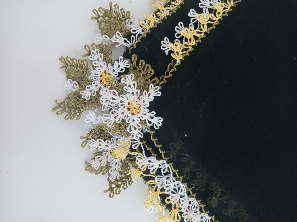 Dantel Detaylı Siyah Çiçekli Kadın Fular - Görsel 2