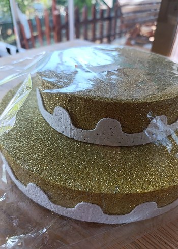 Parlak Altın renkli strafor pasta - Görsel 2