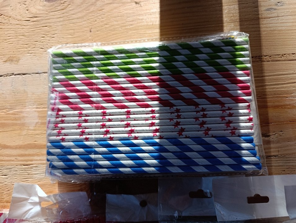 Renkli Desenli Parti Pipetleri - Görsel 2