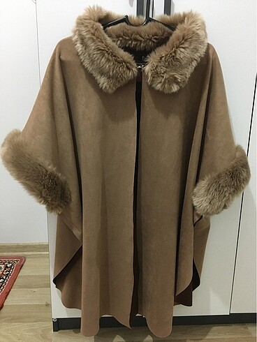 Kürklü süet panço