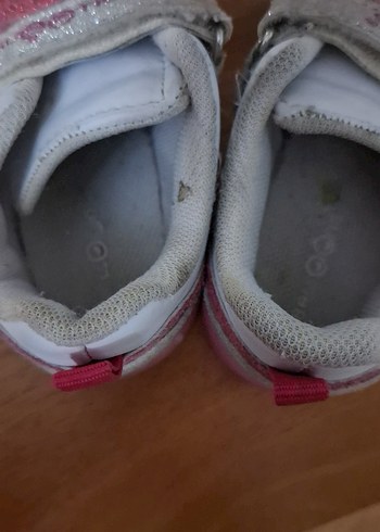 Kız Çocuk Pembe Cırtlı Spor Ayakkabı - Görsel 2