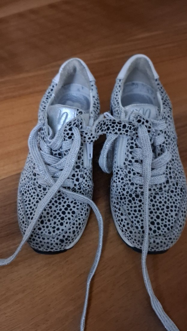 Kız Çocuk Gri Yılan Desenli Bağcıklı Spor Ayakkabı - Görsel 2