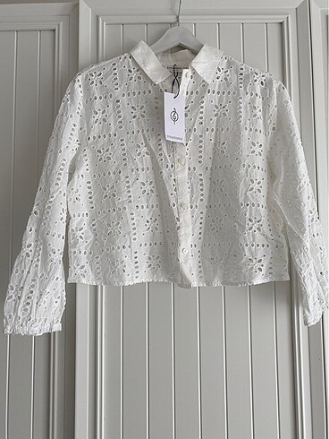 Stradivarius Stradivarius İşlemeli Crop Gömlek