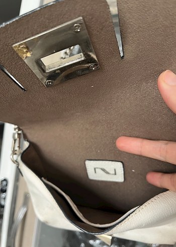 Beyaz Zincir Detaylı Deri Kadın Çanta - Görsel 4