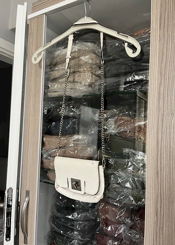 Beyaz Zincir Detaylı Deri Kadın Çanta - Görsel 2