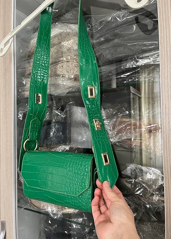 Yeşil Parlak Deri Kadın Omuz Çantası - Görsel 2