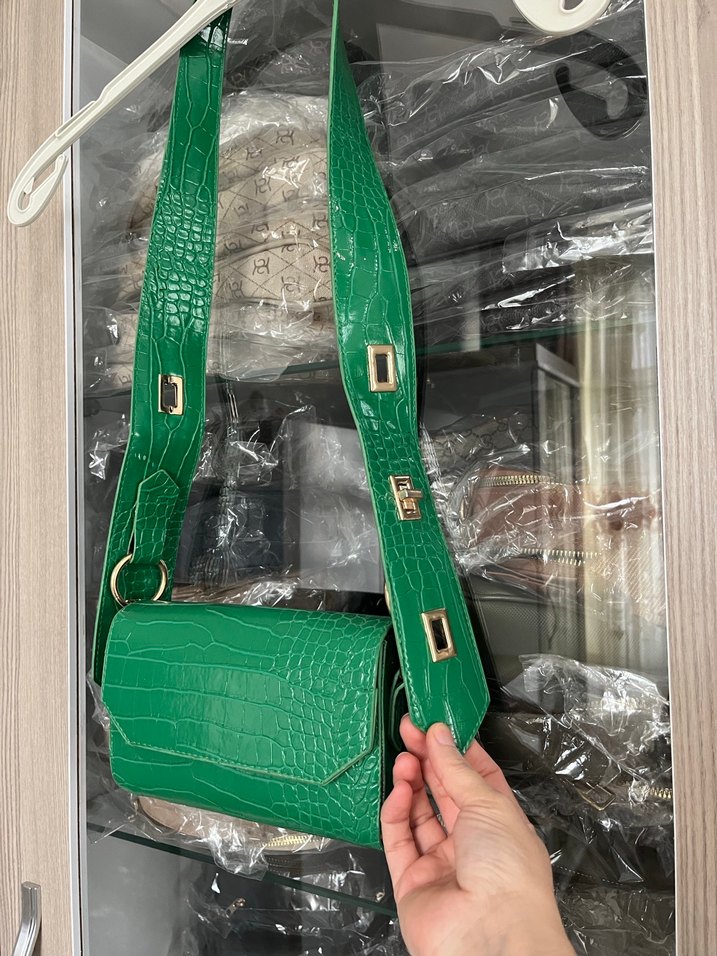 Yeşil Parlak Deri Kadın Omuz Çantası - Görsel 2