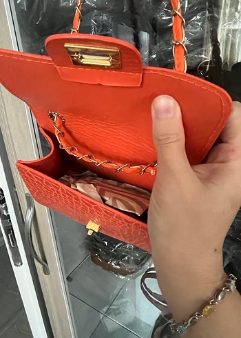 Turuncu Zincir Detaylı Yılan Desenli Deri Çanta - Görsel 6