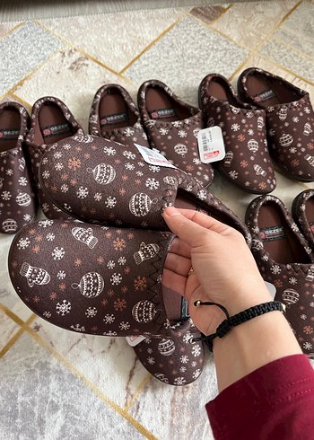 Kahverengi Nakışlı Kadın Ev Terliği - Görsel 2