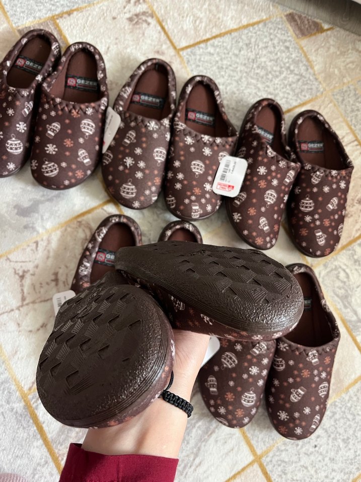 Kahverengi Nakışlı Kadın Ev Terliği - Görsel 4