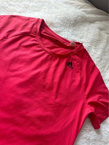 Adidas t shirt