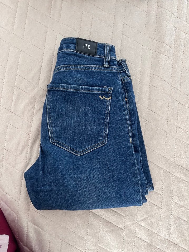 Düğmeli Normal Kesim Kadın Mavi Denim Pantolon - Görsel 3