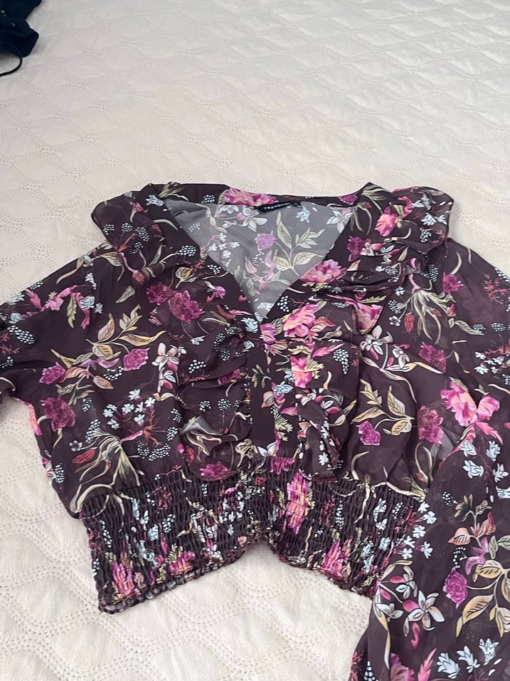 Mor Çiçekli V Yakalı Fırfırlı Bohem Bluz - Görsel 2