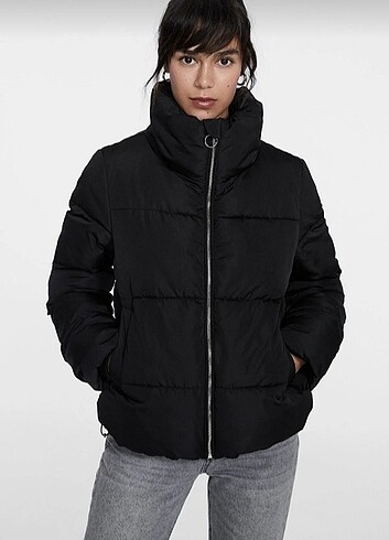 m Beden Stradivarius mont
