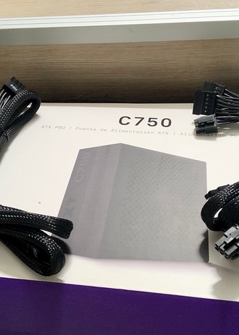 C750 ATX Güç Kaynağı Siyah-Gri kabloları