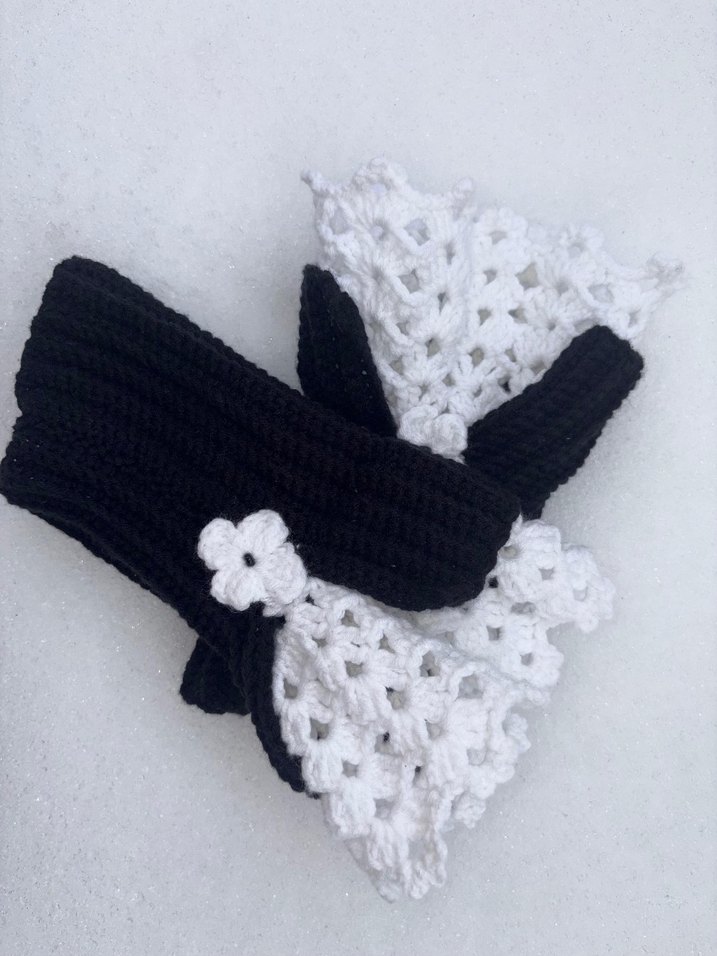 Dantel Detaylı Siyah Beyaz Örgü Eldiven - Görsel 2