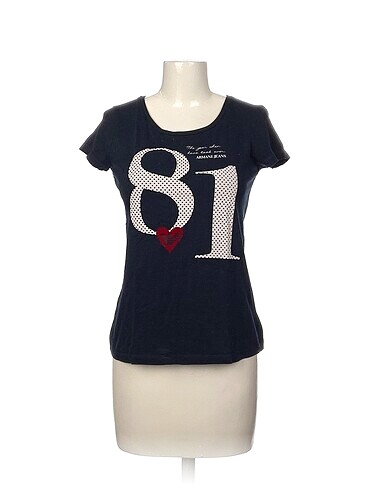 Armani T-shirt %70 İndirimli.