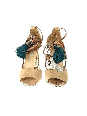 37 Beden inci Stiletto %70 İndirimli.