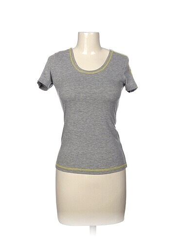 Diğer T-shirt %70 İndirimli.