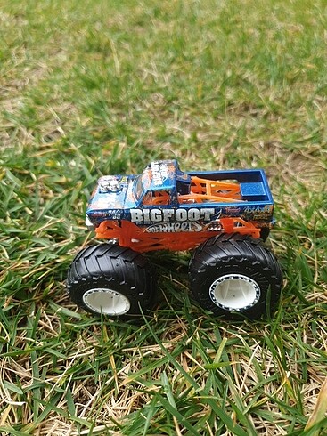 Beden Hot wheels monster trucks Bigfoot araba
