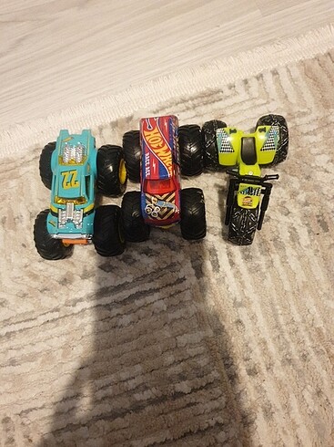 Hot wheels monster trucks set
