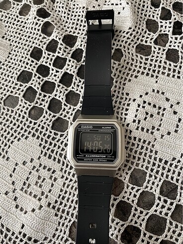 Casio saat temiz kullanılmış