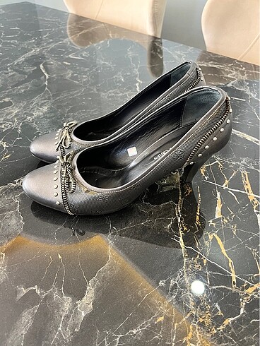 Pierre Cardin topuklu ayakkabı