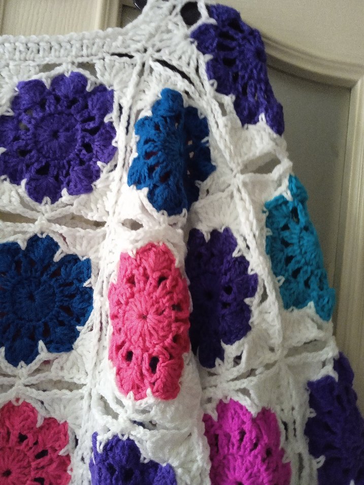 Çiçek Desenli Renkli Kız Çocuk Örgü Panço - Görsel 4