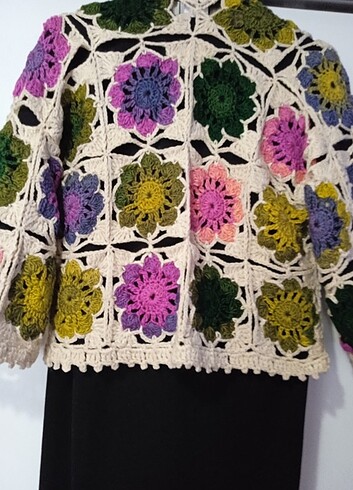 m Beden YENİ ÖRGÜ CROP HIRKA EL ÖRGÜSÜ SIFIR EN 57,BOY 52 CM