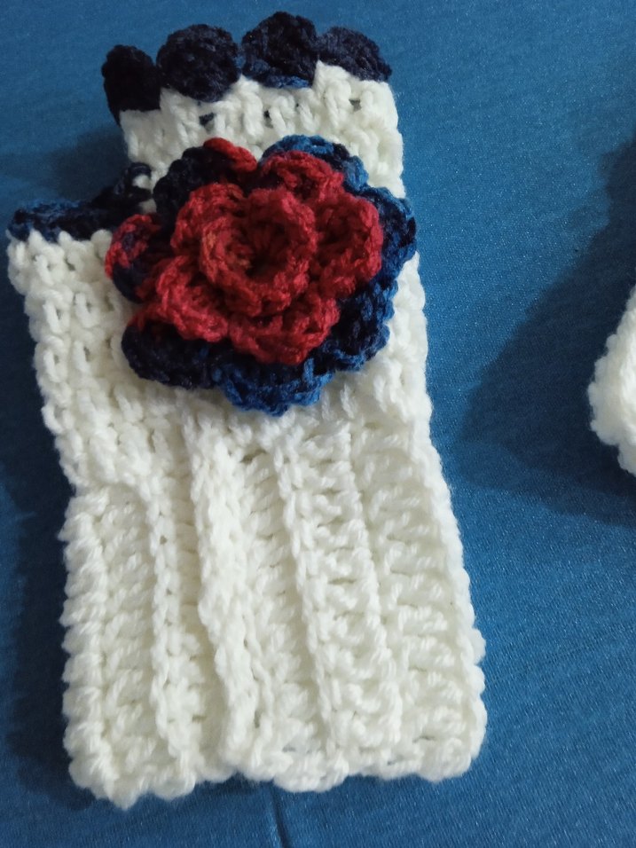 Renkli Çiçekli Örgü Kadın Eldiveni - Görsel 3