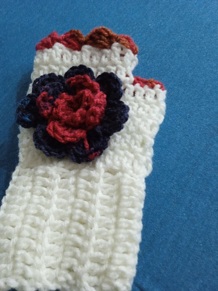 Renkli Çiçekli Örgü Kadın Eldiveni - Görsel 2