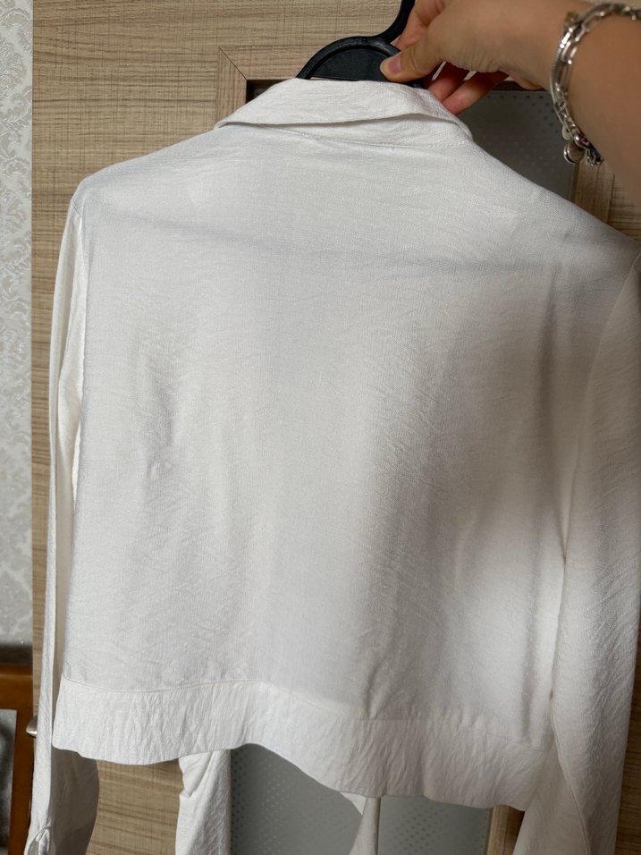 Düğmeli Beyaz Keten Uzun Kollu Kadın Gömlek - Görsel 4
