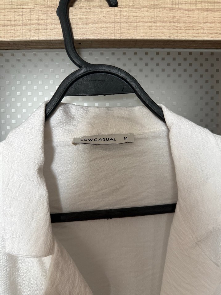 Düğmeli Beyaz Keten Uzun Kollu Kadın Gömlek - Görsel 3