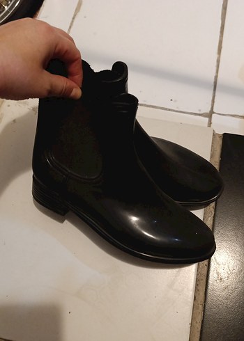 Tokalı Siyah Kadın Lastik Bot - Görsel 2