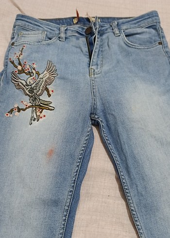 Nakışlı Düğmeli Mavi Kadın Kot Pantolon - Görsel 2